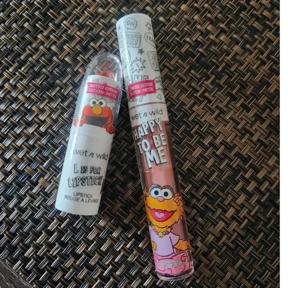 NEW Sesame Street x Wet N Wild Set - Giggles Lipstick and Fun Sized Lip Gloss - Picture 2 of 5